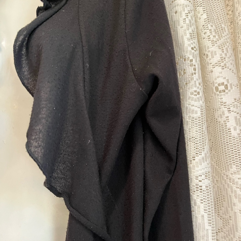 Black Wrap - Picture 2 of 4